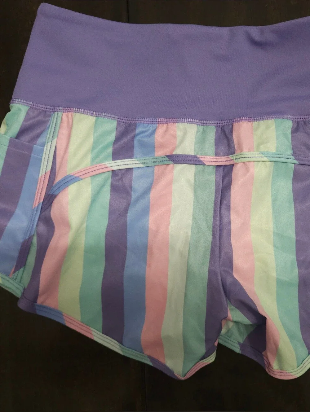 Maven Thread Elite Shorts feature a pastel striped pattern Size Small